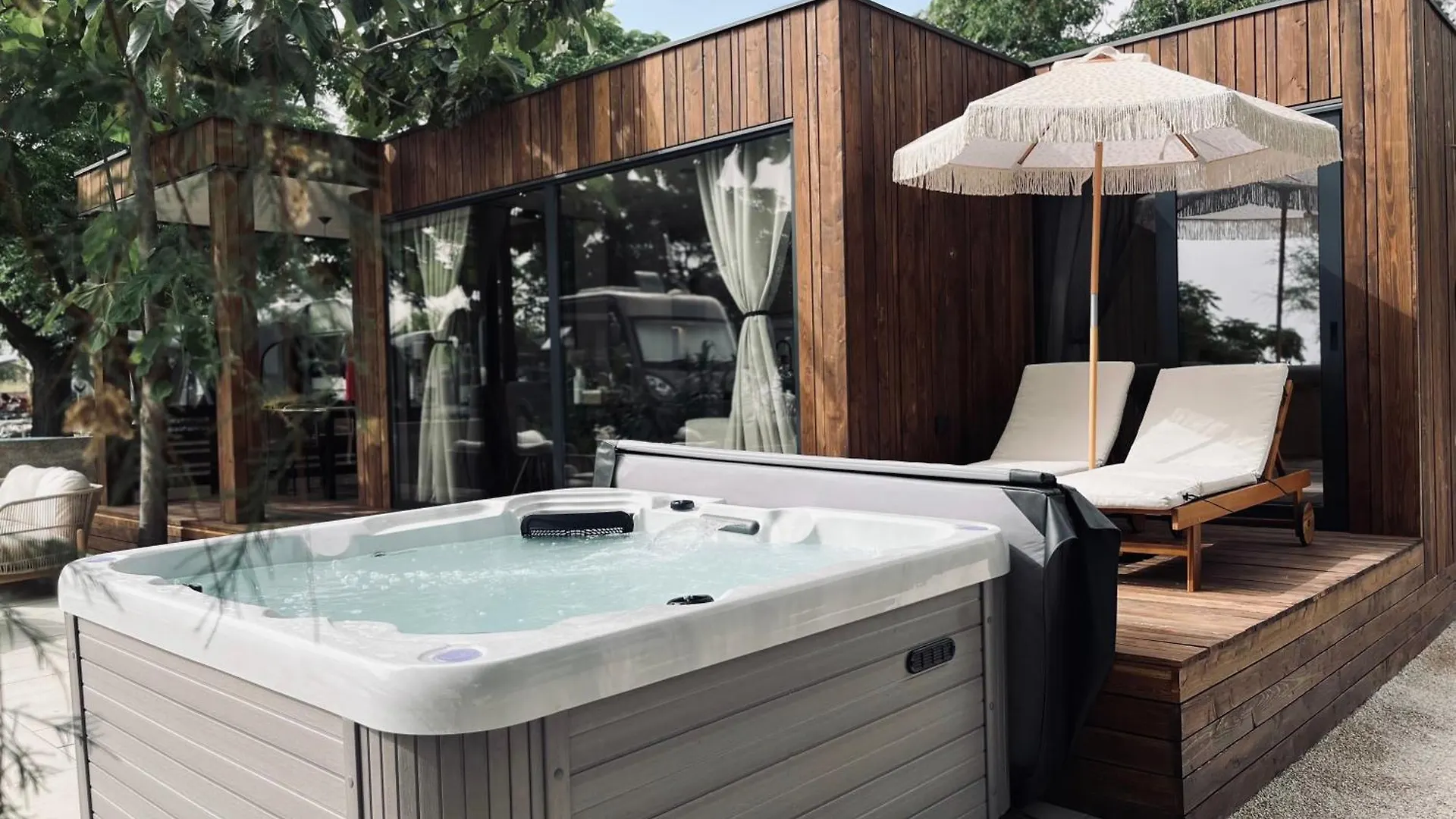 10Gardens Premium Mobile Homes With Private Jacuzzi & Sauna By Oiko Collection Privlaka  Casa de Férias